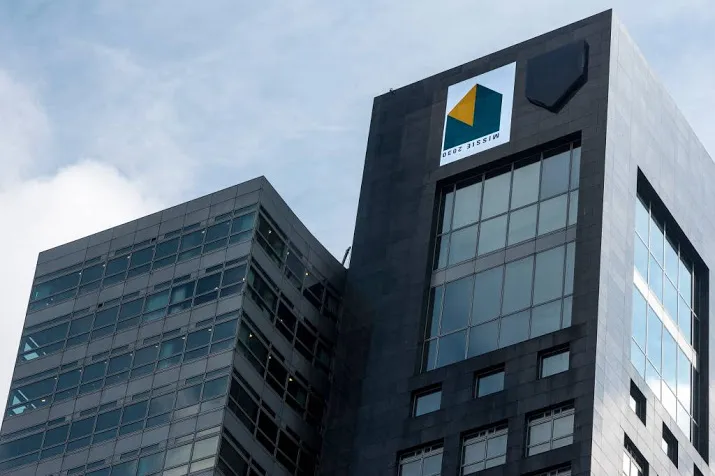 abn amro grijpt in bij zakenbank