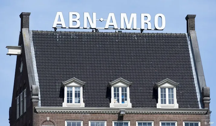 abn amro haalt innovatie en technologiechef weg bij commerzbank