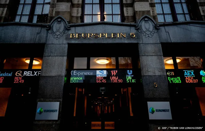 abn amro hard onderuit op rood damrak