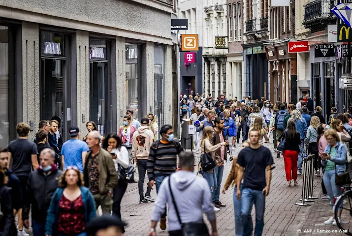 abn amro veel consumenten blijven winkelstraten in steden mijden