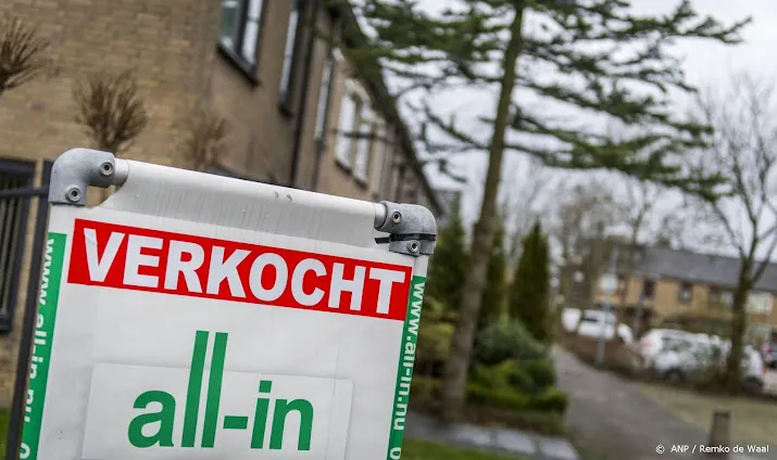 abn amro voorziet verdere daling van woningtransacties