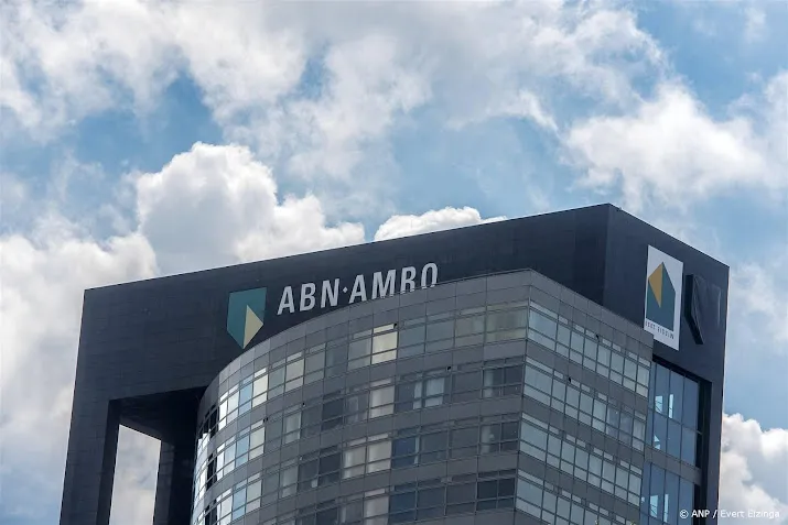 abn amro wint op damrak na overnamenieuws