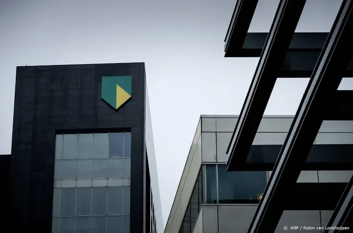 abn nam al afscheid van duizenden klanten wegens te hoog risico