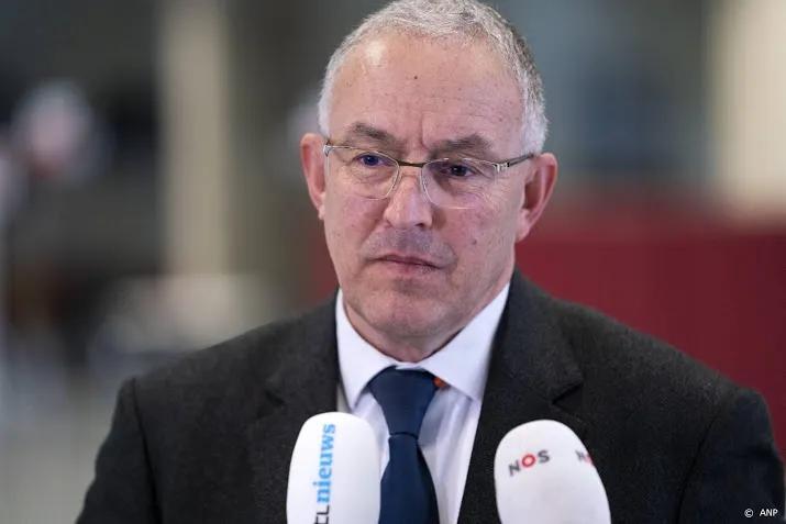 aboutaleb asscher had niet moeten opstappen als pvda leider