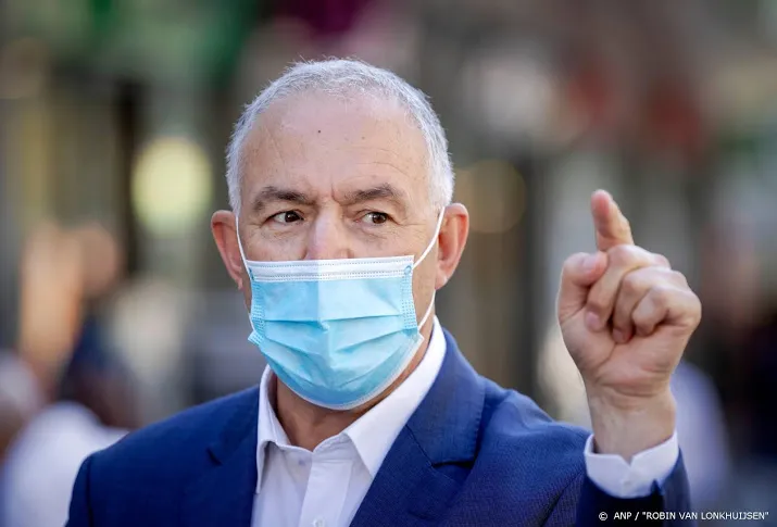aboutaleb pleit voor aanscherping coronamaatregelen