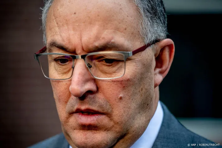 aboutaleb staat stil in raad bij moord meisje