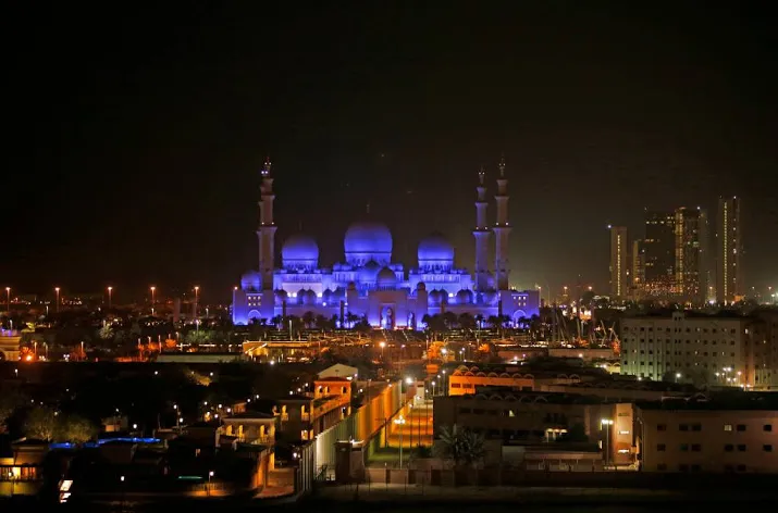 abu dhabi steekt miljarden in economie