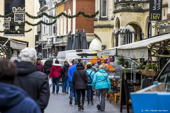 acht provincies naar hoogste alarmniveau op coronakaart europa