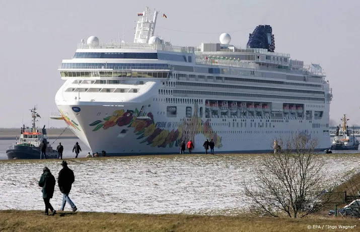 achttien nederlanders vast op cruiseschip bij hawaii