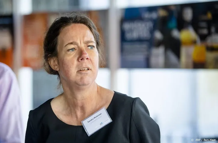 acm legt energieleverancier dgb tonnen boete op voor misleiding