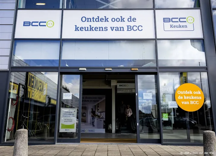 acm mediamarkt mag acht winkels failliet bcc overnemen