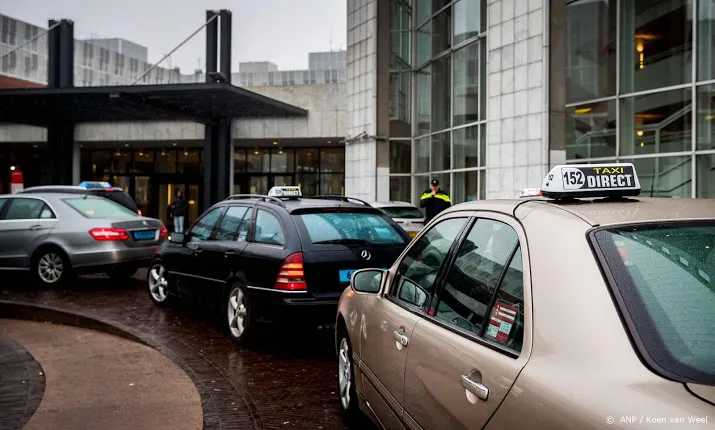 actie tegen discriminatie taxis amsterdam