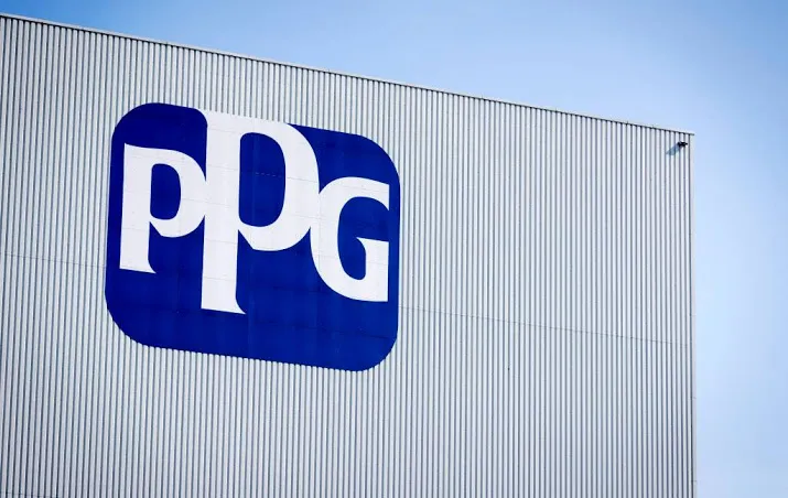 activist meldt zich bij akzo concurrent ppg