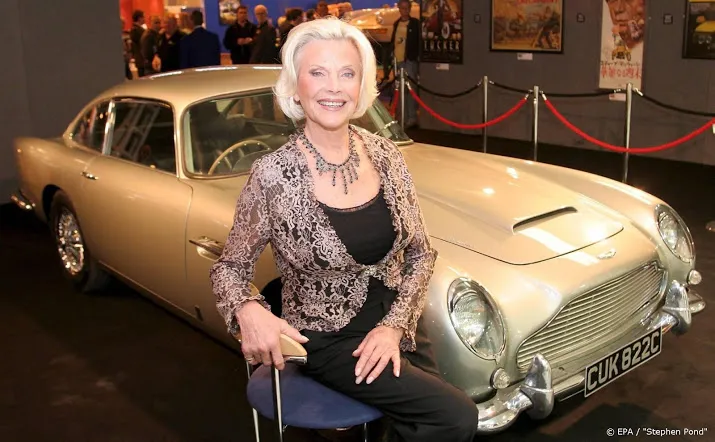 actrice uit james bond en de wrekers honor blackman overleden