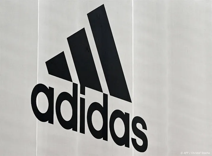 adidas gaat weer deel overtollige yeezy voorraad verkopen