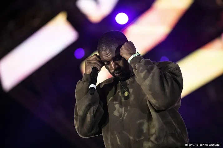 adidas kijkt kritisch naar samenwerking met kanye west