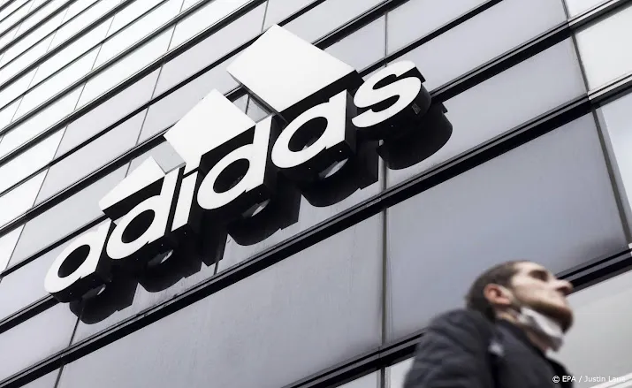adidas verlaagt winstprognose na staken samenwerking kanye west