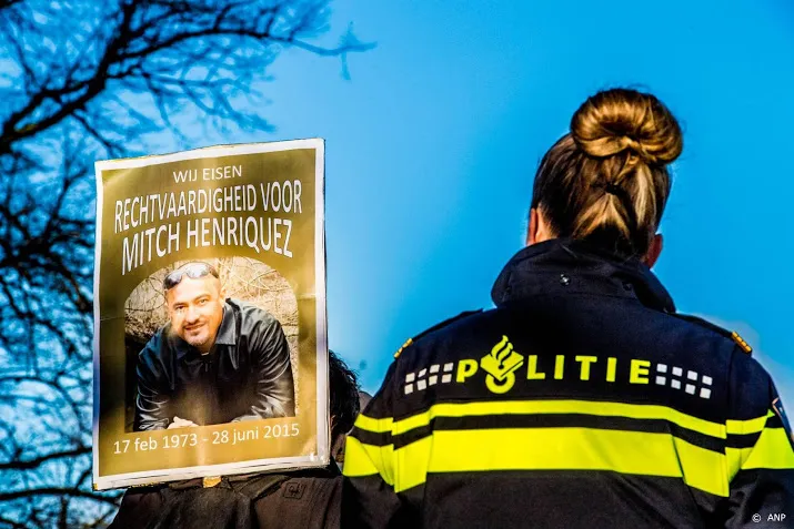 advies straf agent fatale arrestatie mitch henriquez zo laten