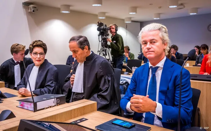 advocaat bepaalt positie in zaak wilders