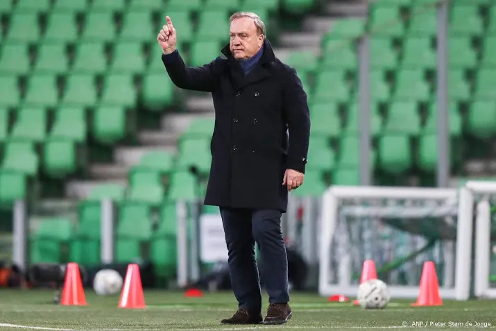 advocaat merkt niets van onrust bij feyenoord