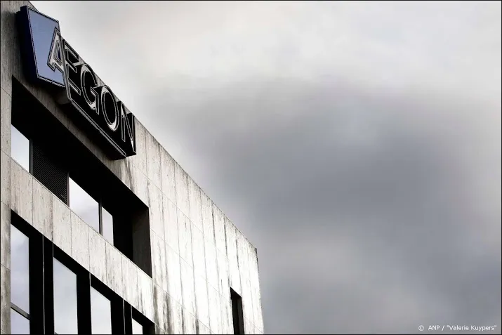 aegon trekt financiele doelen in door crisis