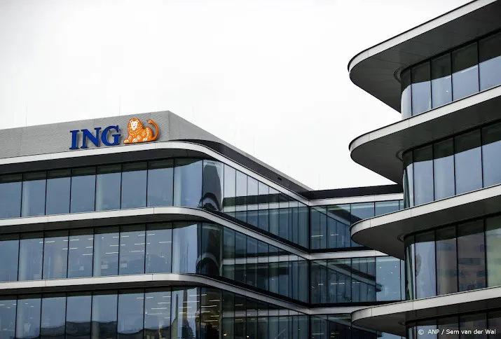 aex dieper in het rood ing daalt na kwartaalcijfers