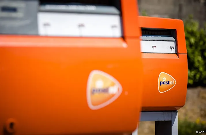 aex sluit op nieuw recordniveau beleggers straffen postnl af