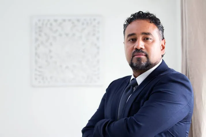 afghaanse ex spion eist paspoort