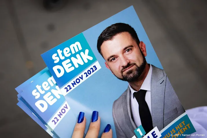 afschuw in kamer om bezigen anti israelische slogan door denk