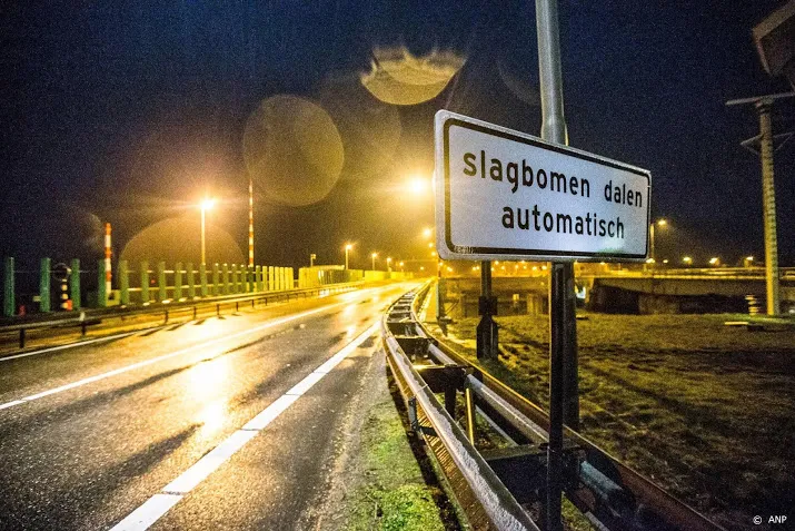 afsluitdijk weer open na spoedreparatie