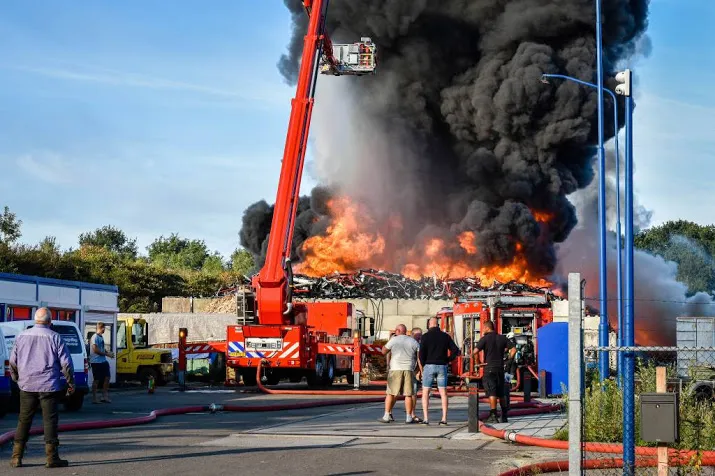 afvalbrand drenthe na twee dagen geblust