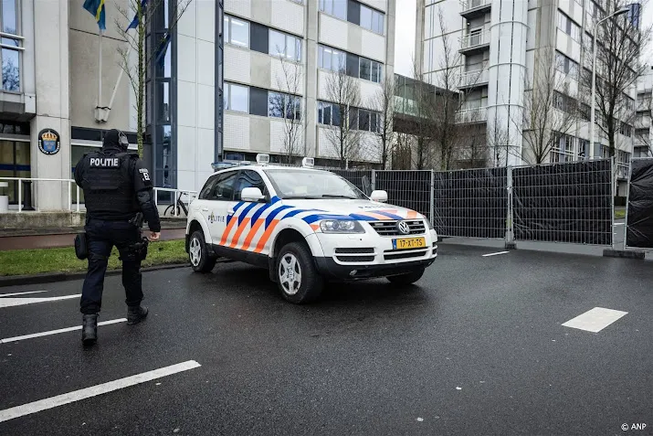 afzetting bij ambassade israel opgeheven bewaking gaat door