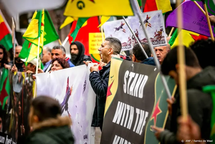 agenten gewond bij demonstratie in rotterdam