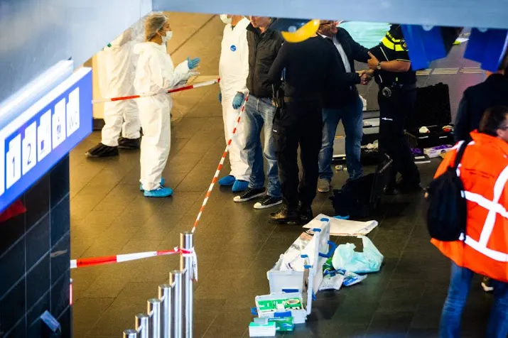 agenten zagen afghaan voordat hij toesloeg