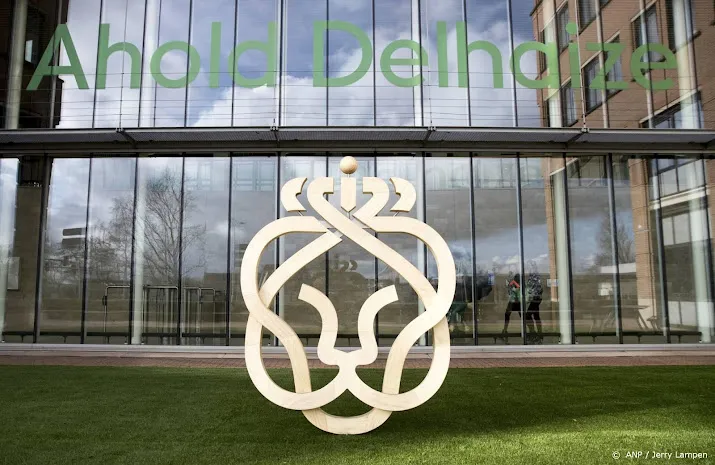 ahold delhaize straalt op damrak philips hard onderuit