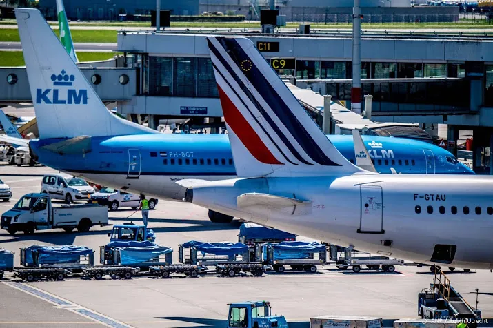 air france klm duikelt op lager damrak