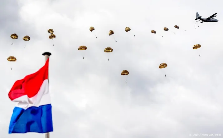 airborne veteranen krijgen groet uit nederland