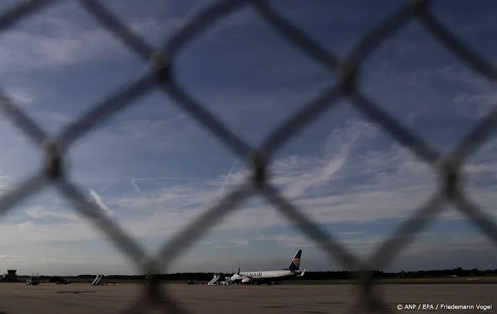 airport weeze verwacht flink meer reizigers tijdens zomervakantie