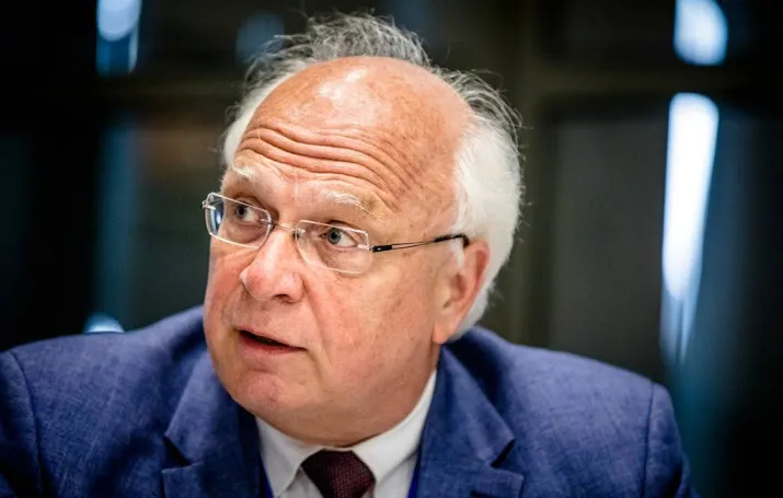 aivd moet persoonsgegevens zorgvuldiger delen