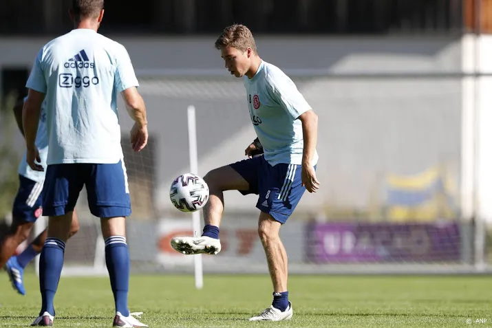 ajax laat eiting vertrekken naar genk