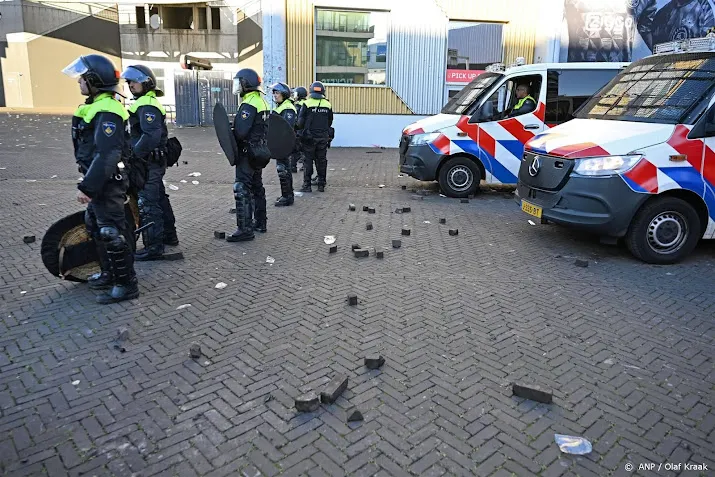 ajax omlaag en omhoog op amsterdamse beurs na chaos van zondag