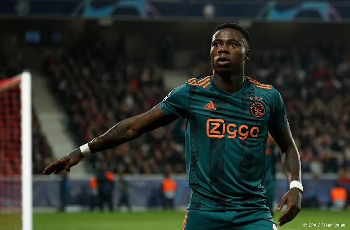 ajax ontvangt valencia voor cruciaal duel