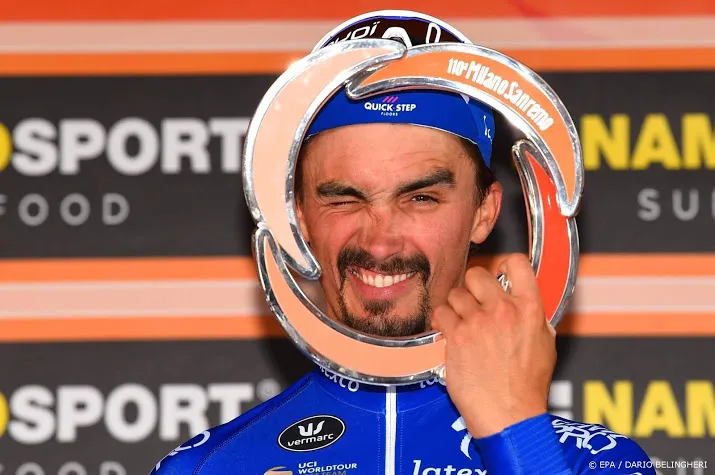 alaphilippe neemt leiding in uci klassementen