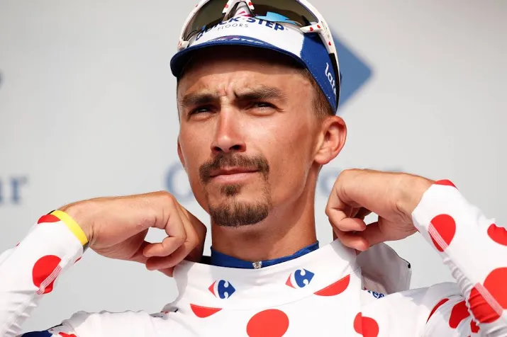 alaphilippe verzekert zich van bollentrui