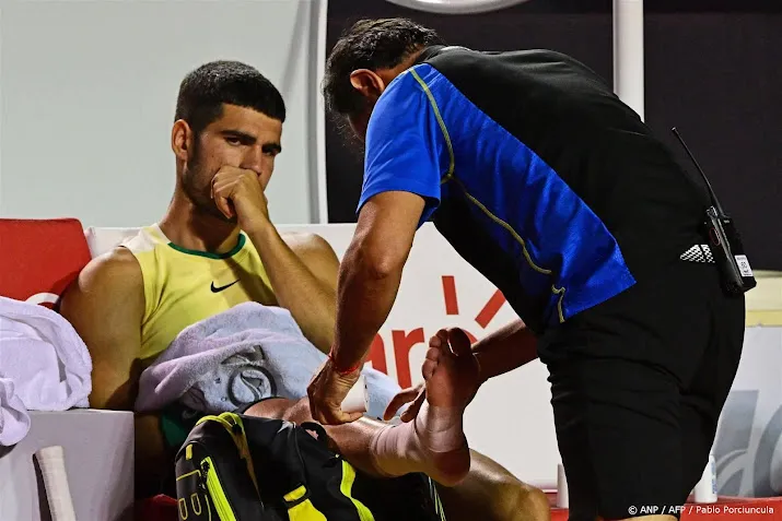 alcaraz geeft op in eerste ronde rio open door enkelblessure