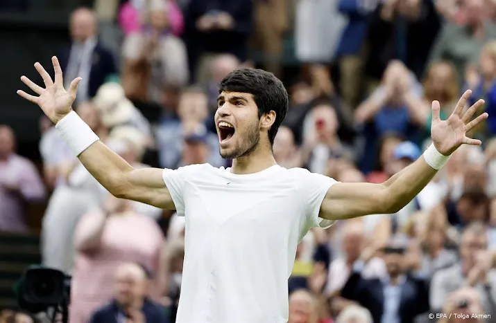alcaraz laat medvedev kansloos en treft djokovic in finale