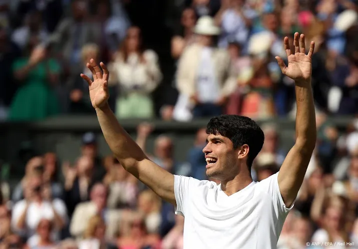 alcaraz pakt opnieuw titel op wimbledon na zege op djokovic