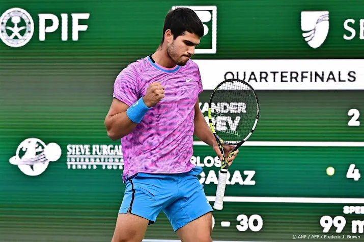 alcaraz wint na bijeninvasie simpel van zverev in indian wells