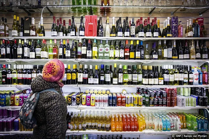 alcoholvrije slijterij nix nix haalt tonnen op voor uitbreiding