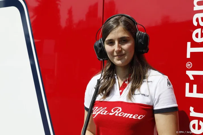 alfa romeo behoudt vrouwelijke testrijder